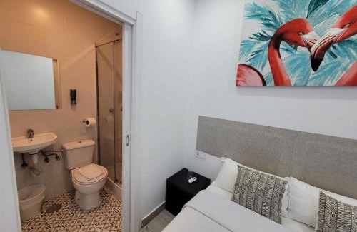 Centro Hotel | Convenient AYZ Silvela - Ideal for Families with Auto Check-in