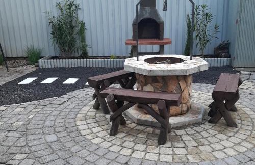 Hajduszoboszlo House | Book Azúr Vendégház: Family-Friendly & Rated 9.8/10
