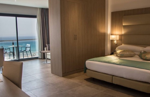 Sablettes Hotel | Experience Az Hotel Le Zephyr: Spa, Pool & Family-Friendly