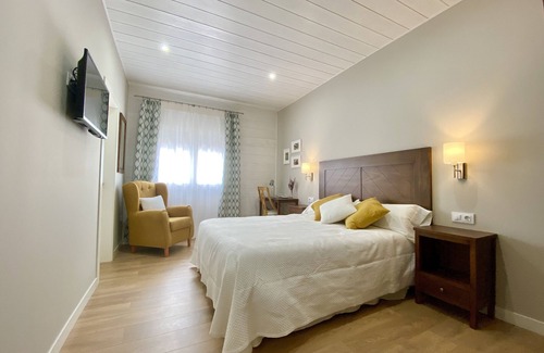 Consuegra House | Experience Azafrán Consuegra Casa Rural: 4-Star Bliss with Spa