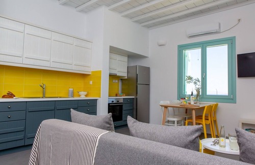 Naxos Villa | Escape to Azaland Holiday House: Explore & Enjoy Private Pool