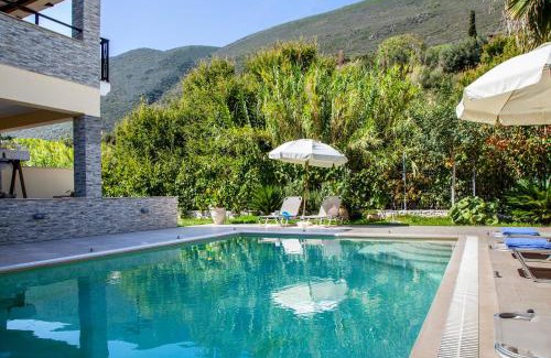 Vassiliki Apartment | Azalea