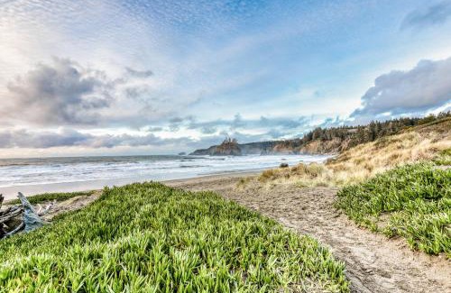 McKinleyville House | Family-Friendly Retreat at Azalea Haven - Rated 9.7/10