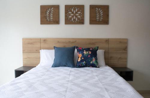 Zipaquira Hotel | Cozy Azalea Hotel: Breakfast Included & Child Friendly Stay