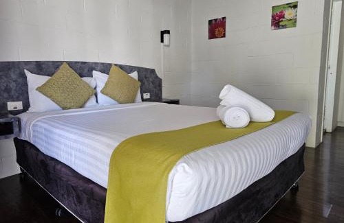 Coonabarabran Hotel | Experience Comfort at Azalea Motel - Family-Friendly Retreat