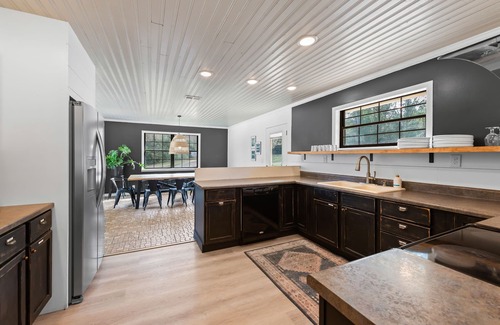 Cantonment House | Azalea Pines | Secluded Retreat with Ocean View & Hot Tub
