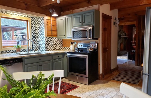 Dawsonville Cabin | Tranquil Cabin Retreat at Lake Lanier with Boat Parking