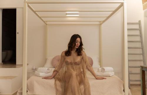 Sannicola Apartment | Discover Azalea Suite Deluxe with Private Pool & Hot Tub