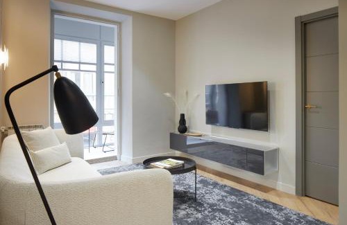 Old Town Apartment | Discover Azoka Suite by FeelFree Rentals - 4-Star Escape