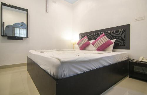 Fulhadhoo House | Oceanfront Azoush Tourist Guesthouse with Pool & Beach Access