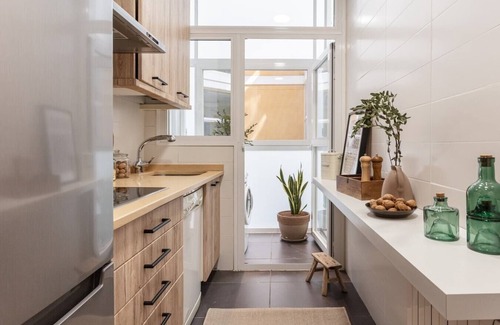 Almagro Apartment | Cozy Azreg: Family-Friendly 2 Bedrooms in Chamberí