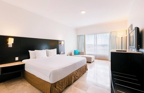 Ixtapa Resort | Azul Ixtapa Beach Resort: Family-Friendly All-Inclusive Escape