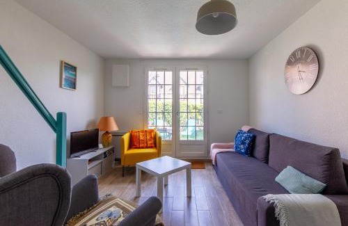 Courseulles-sur-Mer House | Azul - Cozy Home with Garden Just Steps from the Beach