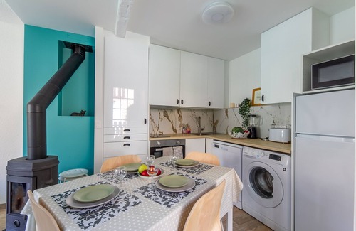 Courseulles-sur-Mer House | Azul - Coastal Garden Retreat Just Steps from the Beach