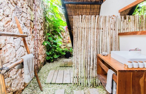 Bacalar Hotel | Relaxing Retreat at Azul Nomeolvides with Spa & Dining