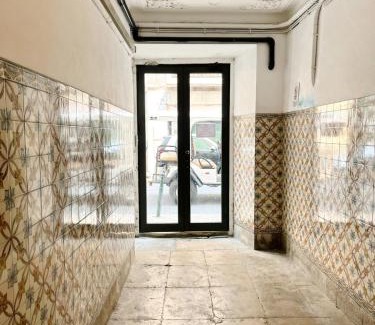 Sao Paulo Bed & Breakfast | Cozy Azulejos Cais Sodré B&B with Breakfast Included