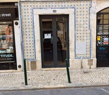 Sao Paulo Bed & Breakfast | Cozy Azulejos Cais Sodré B&B with Breakfast Included