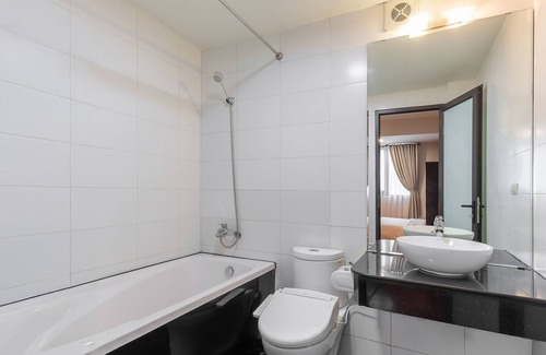 Bui Thi Xuan Hotel | Inviting Azumaya Hai Ba Trung 1 Hotel with Spa & Family Amenities
