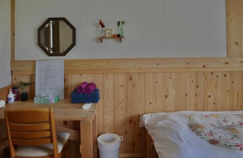 Matsukawa House | Cozy Azumino Backpackers with Kitchen & 9/10 Guest Rating