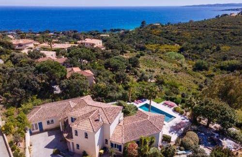 Plage de la Garonnette Villa | Experience AZUR: Breathtaking Sea Views & Heated Pool