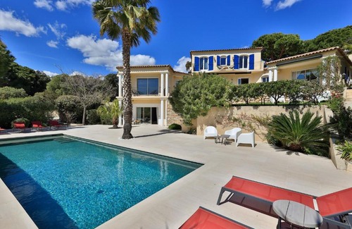 Plage de la Garonnette Villa | Experience AZUR: Breathtaking Sea Views & Heated Pool