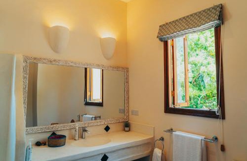 Watamu Villa | Experience Azura: New 4-Bed Villa with Oceanfront Views