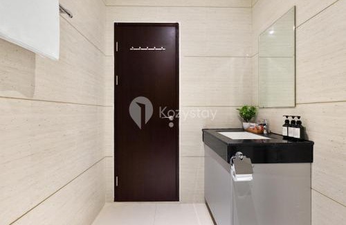 Tangerang Apartment | Discover Azura by Kozystay - Alam Sutera with Pool Access