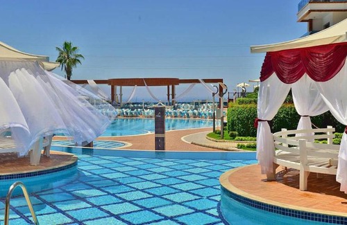 Kargicak Apartment | Discover AZURA PARK RESIDENCE: Oceanfront Bliss Awaits