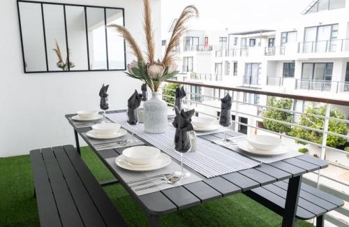 Big Bay Apartment | Oceanfront Azure 213: Family-Friendly Retreat with Pool