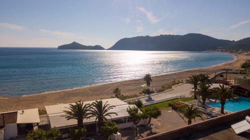 Agios Georgios Pagon Apartment | Pet-Friendly Azure Mare Studios with Oceanfront Views