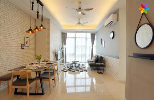 Petaling Jaya Apartment | Relax at Azure Residences with Pool Access Near Paradigm Mall