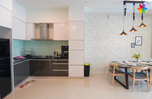 Petaling Jaya Apartment | Relax at Azure Residences with Pool Access Near Paradigm Mall
