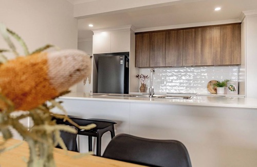 Bicheno Apartment | Azure Retreat - Convenient Oceanfront Getaway with Pool