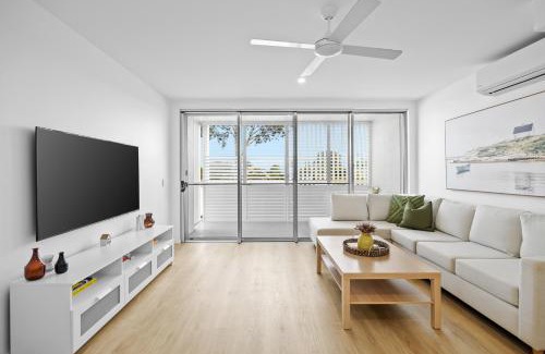 Maroochydore Apartment | Family-Friendly Azure River Side Townhouse - 4 Star Stay