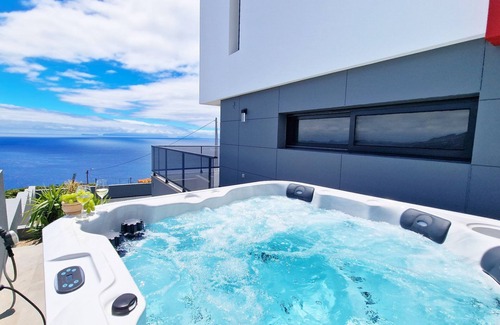 Gaula House | Azure Serenity by LovelyStay