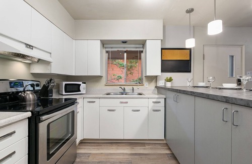 Old Town Condo | Trendy Condo with Kitchen & Spa in Old Town - Rated 9.4/10