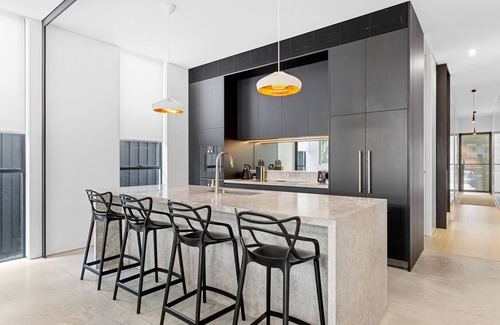 Bondi House | Azure Waves Oasis: A Family-Friendly Retreat Awaits