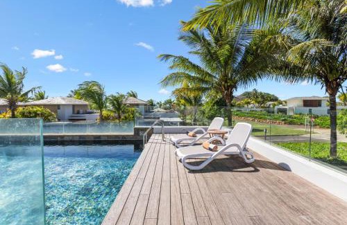 Roches Noires Apartment | Azuri Soliflore 13 by Host Agents
