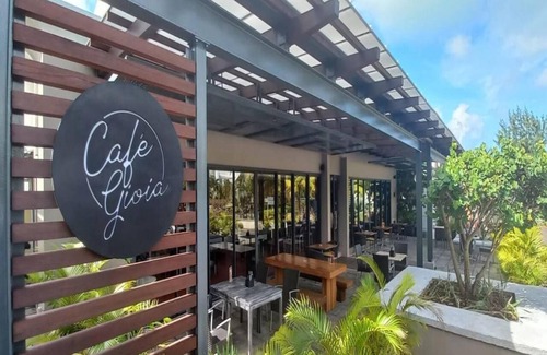 Roches Noires Apartment | Relaxing Family Getaway at Azuri Village Apartment 7