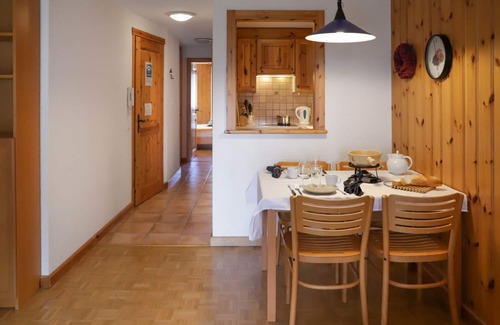 Villars-sur-Ollon Apartment | Beautiful Azurite 12: Lake View, Spa & Breakfast Included