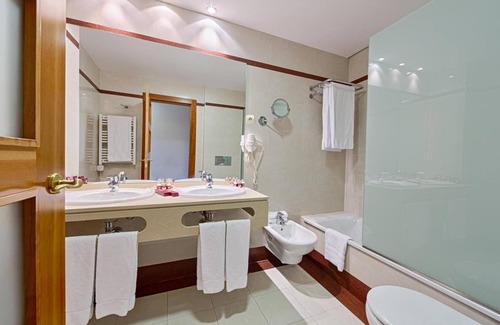 Penafiel Hotel | Discover AZZ Peñafiel Las Claras Hotel & Spa - 4-Star Retreat