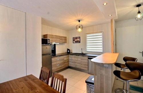Serignan Apartment | Private Terrace and Parking in Spacious Apartment Escape