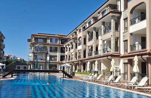 Sarafovo Apartment | Inviting Azzurro Sarafovo with Pool and Oceanfront Views