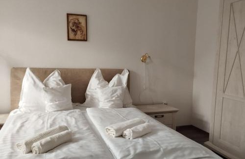 Gyula Apartment | Exceptional Bányai Apartman: Child-Friendly Retreat