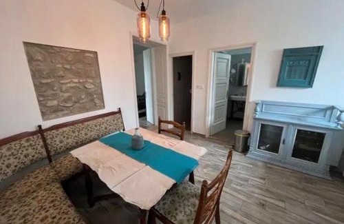 Lesenceistvand Apartment | Discover Bárdió Birtokház with Panoramic Views