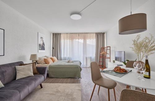 Klosterreichenbach Apartment | Charming Bärbel Hotel: Family-Friendly with Pool Access