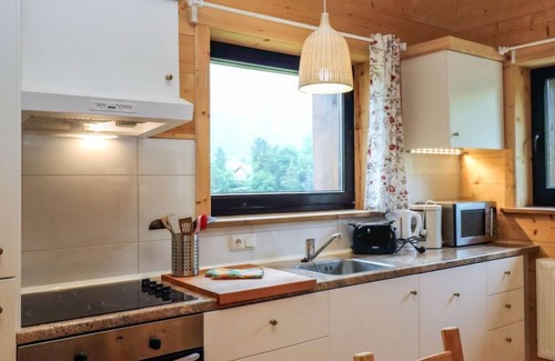 Muhldorf Apartment | Experience Bärenhöhle: Family-Friendly Stay with Spa & Lake View