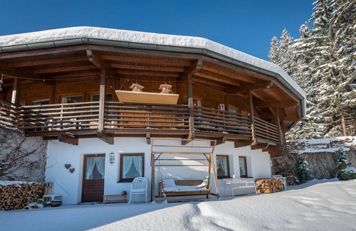 Vomperbach Apartment | Explore Bärenkopf Deluxe Studio nr. 4 with Family-Friendly Amenities