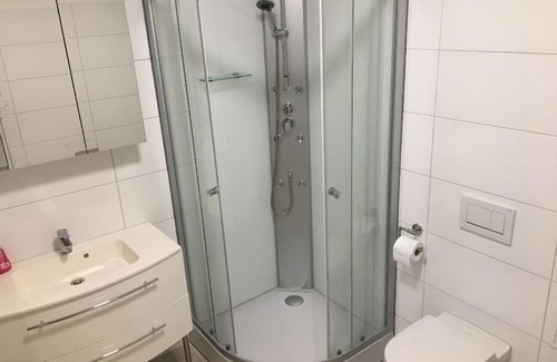 Elbmarsch Apartment | Pet-Friendly Bärenstark Elbe Ferienwohnung with Ocean View