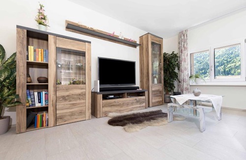 Gsteigwiler Apartment | Experience Bärghäsli im BEO: Premier Stay in Ski Paradise